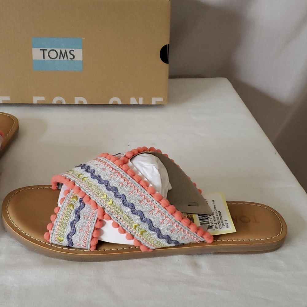 NEW Toms Viv Pompom Chambray Sandal - Picture 4 of 11